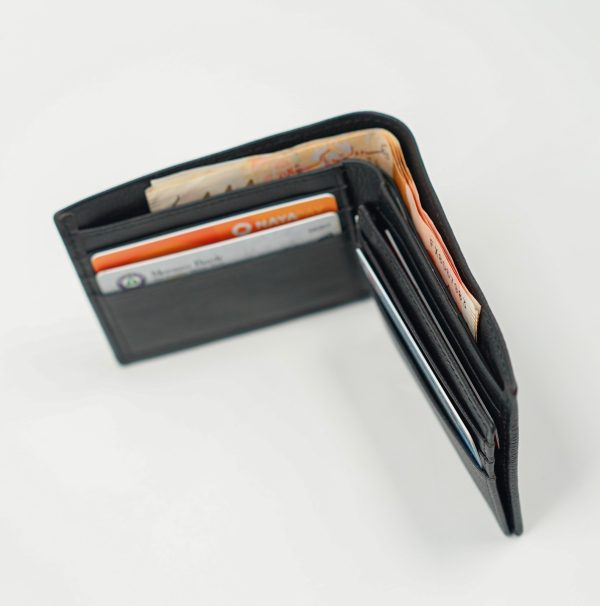 Glamouria Noir Bifold - Image 5