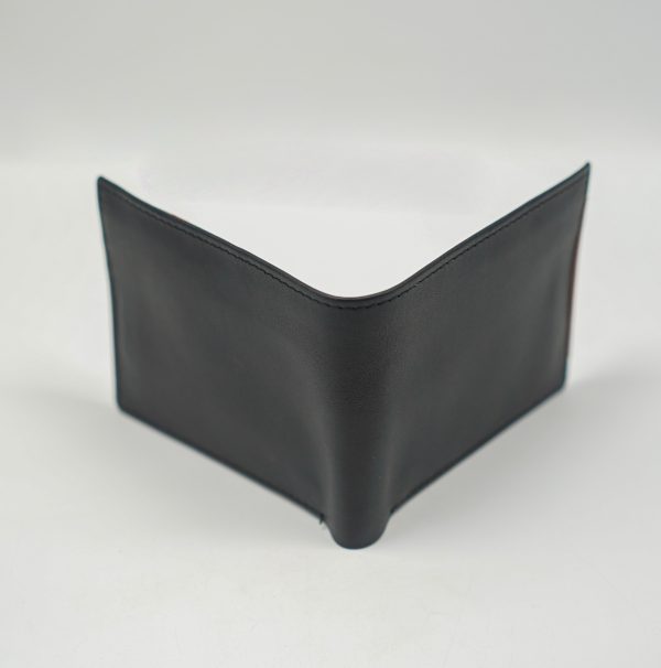 Glamouria OnyxLine Bifold – Sleek, Stylish & Functional - Image 6